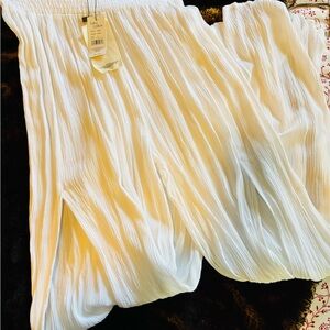 Elegant Cream Pleated Skirt